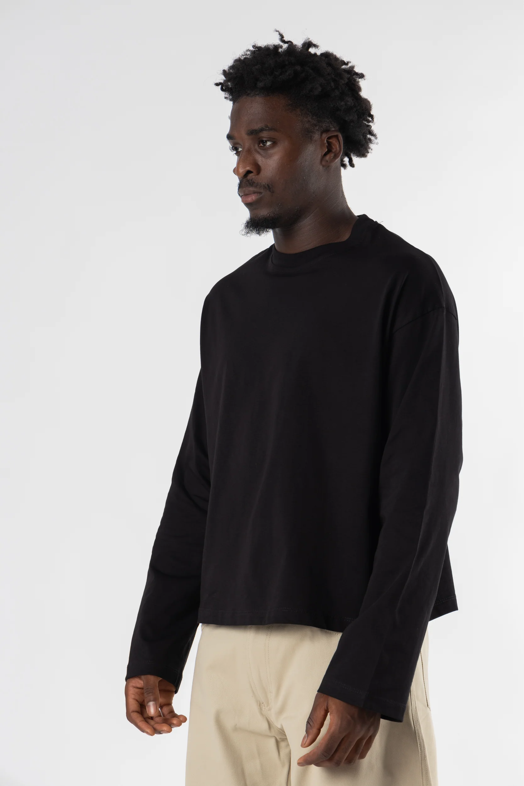 Longsleeve Cropped Blanks 220GSM Black - Image 3
