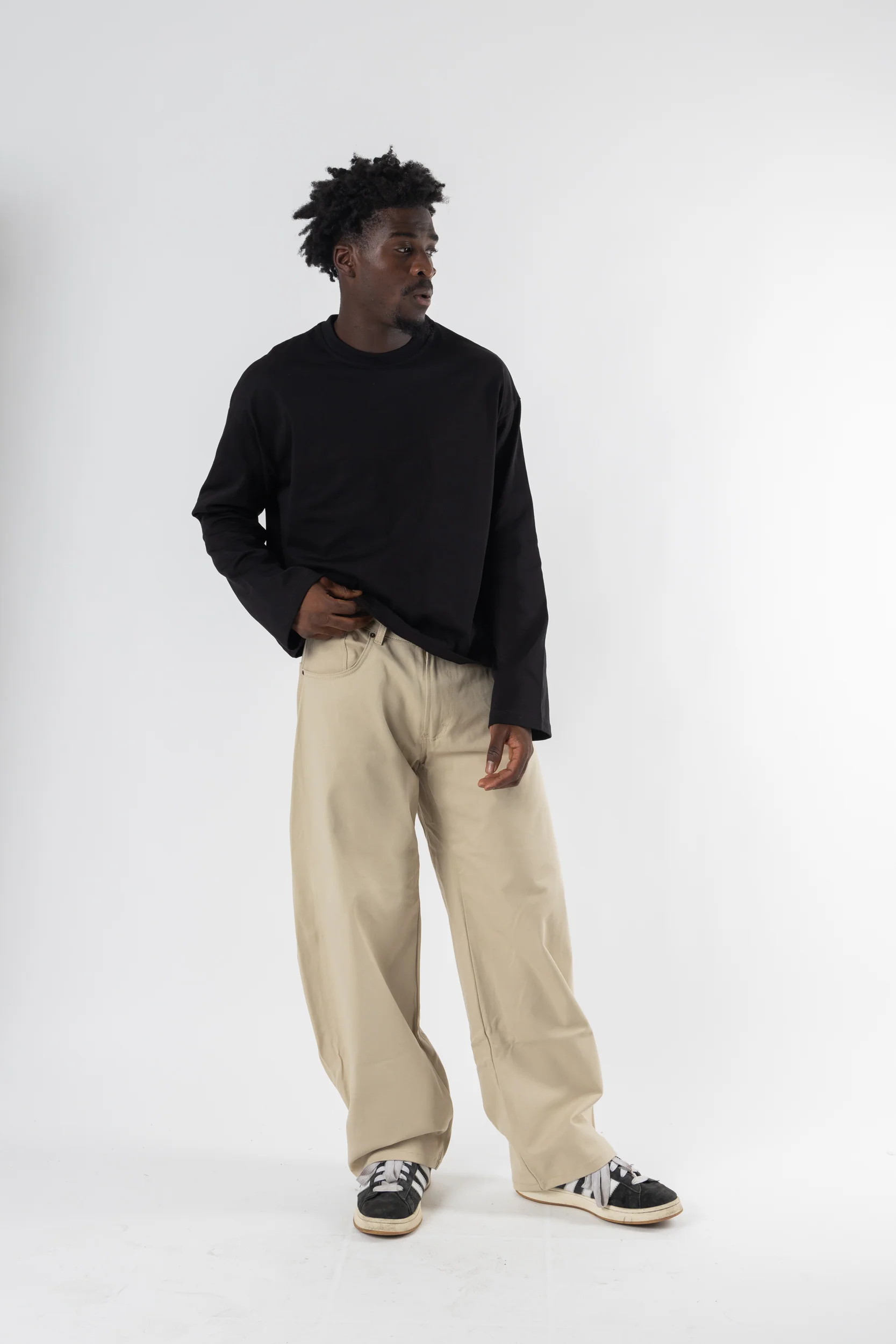Longsleeve Cropped Blanks 220GSM Black - Image 5