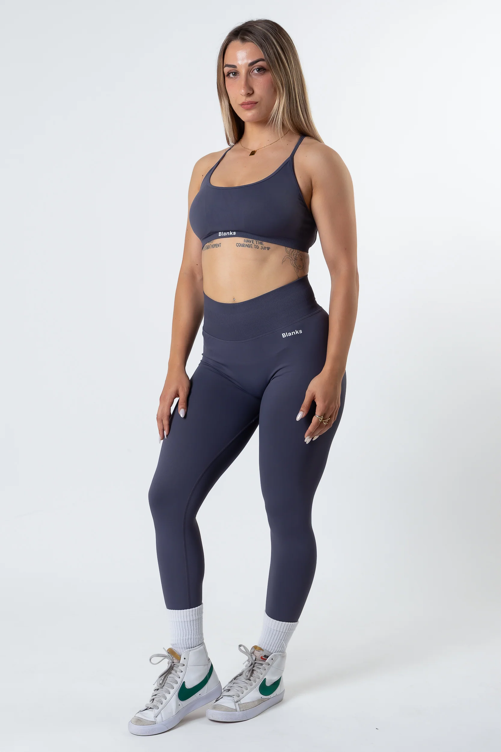 Top Seamless Dark Grey - Image 7
